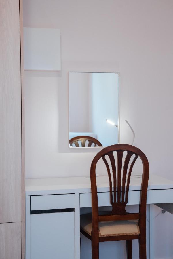 Luxury Apartment In Plaka - Acropolis Athens Exterior photo